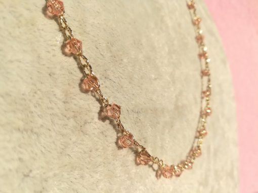 Collana Artigianale all'Uncinetto e Cristalli Rosa Antico con Filo color Oro