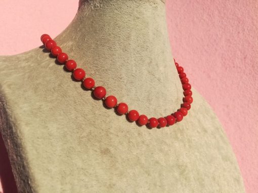 Collana Artigianale di Lusso in Corallo con Cordino Beige, Chiusura con Moschettone