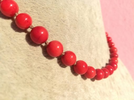 Collana Corta con Sfere Tonde di Corallo da 8 mm, Elegante Unisex