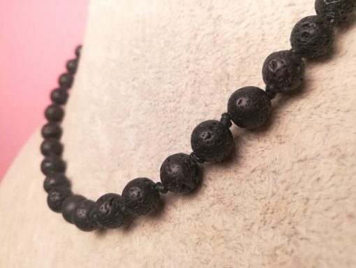 Girocollo di Pietre Nere, Elegante di Bigiotteria Artigianale con Pietra Lavica Nera