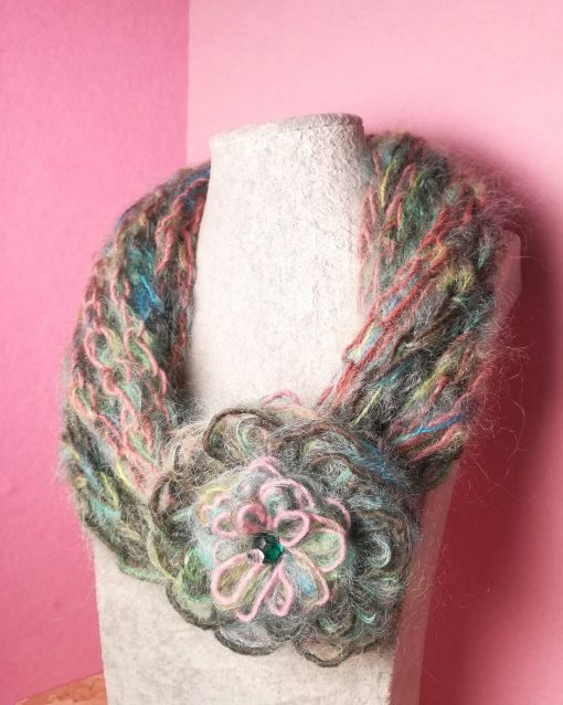 Collana di Lana Scaldacollo da Donna Colorata con 1 Grande Fiore Colorato, Invernale ed Artigianale