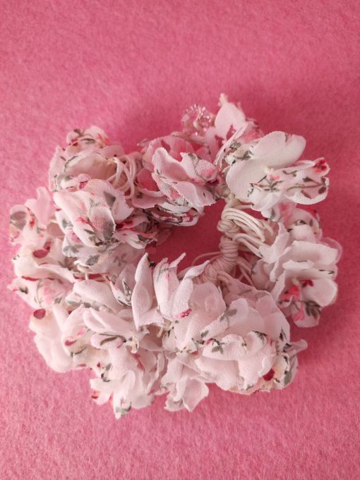 Bracciale in chiffon bianco floreale con riccioli e cordino bianco