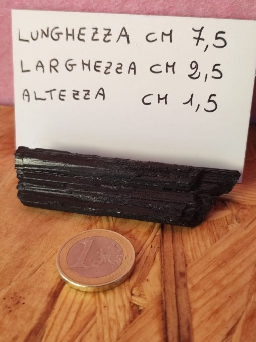 Tormalina nera grezza di cm 7,5 x 2,5 x 1,5, minerale nero